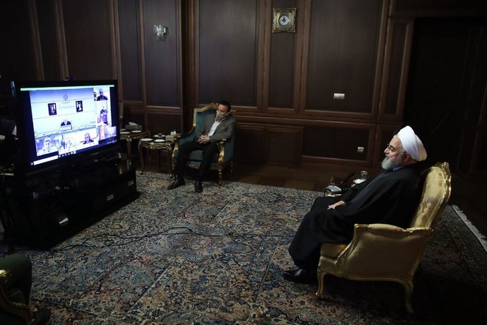 تصاویر جالب جلسات آنلاین و حضوری حسن روحانی تصاویر جالب جلسات آنلاین و حضوری حسن روحانی