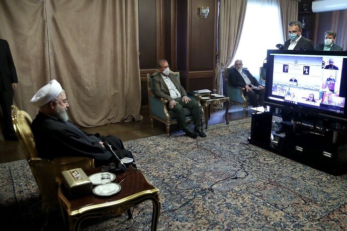 تصاویر جالب جلسات آنلاین و حضوری حسن روحانی تصاویر جالب جلسات آنلاین و حضوری حسن روحانی
