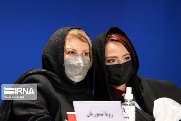 رویا تیموریان: وقتی امضا میدهم تا آخرش هستم رویا تیموریان: وقتی امضا میدهم تا آخرش هستم