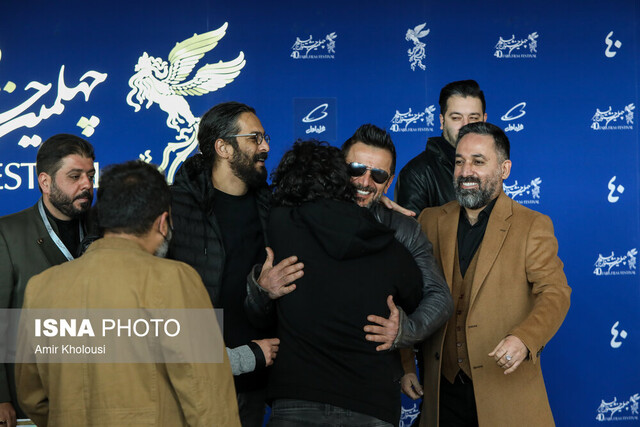 سوت و کفهای معنادار به جشنواره فیلم فجر برگشت سوت و کفهای معنادار به جشنواره فیلم فجر برگشت