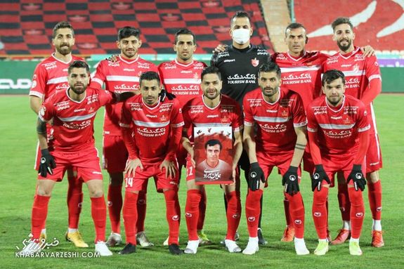 پرسپولیسی ها در رختکن حبس شدند پرسپولیسی ها در رختکن حبس شدند