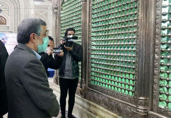 احمدی نژاد به حرم امام خمینی رفت/ حسن خمینی به استقبالش نرفت! احمدی نژاد به حرم امام خمینی رفت/ حسن خمینی به استقبالش نرفت!