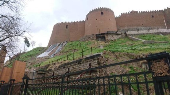 نشست زمین قلعه فلکالافلاک نشست زمین قلعه فلکالافلاک