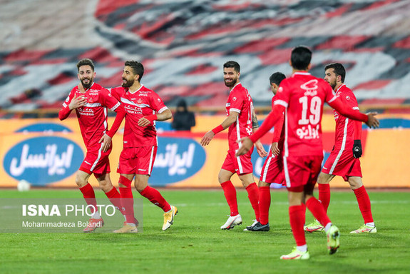 اعتصاب پرسپولیسیها به دومین روز رسید اعتصاب پرسپولیسیها به دومین روز رسید