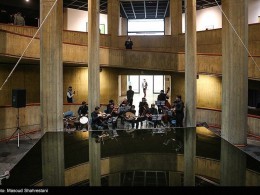 مایع ماده و تفکر که به زمین ریخت مایع ماده و تفکر که به زمین ریخت