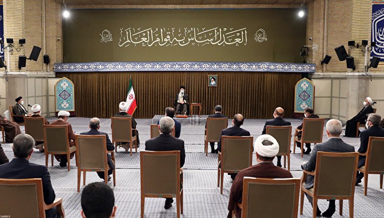 دیدار رئیس و مسئولان دستگاه قضا با رهبر انقلاب دیدار رئیس و مسئولان دستگاه قضا با رهبر انقلاب