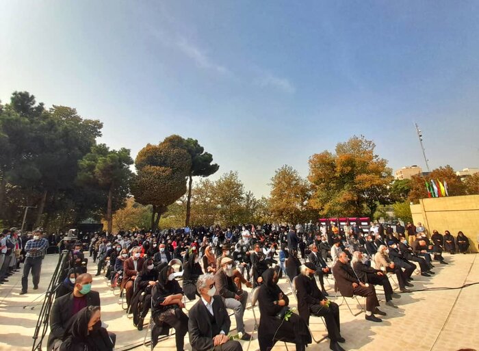 مراسم وداع با پیکر «ایران دروری» برگزار شد مراسم وداع با پیکر «ایران دروری» برگزار شد
