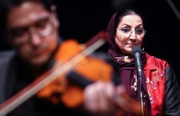 پری ملکی: فضای مجازی خوانندگان جوان را دچار توهم کرده است پری ملکی: فضای مجازی خوانندگان جوان را دچار توهم کرده است