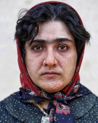 گریم سنگین باران کوثری در «بیهمهچیز» گریم سنگین باران کوثری در «بیهمهچیز»