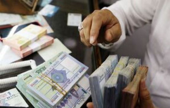 عقب نشینی قیمت دلار در بازار آزاد عقب نشینی قیمت دلار در بازار آزاد