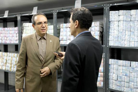 شتاب بانکداری دیجیتال مانع پاسخگویی به سایر نیازهای مشتریان شعب بانک نیست شتاب بانکداری دیجیتال مانع پاسخگویی به سایر نیازهای مشتریان شعب بانک نیست