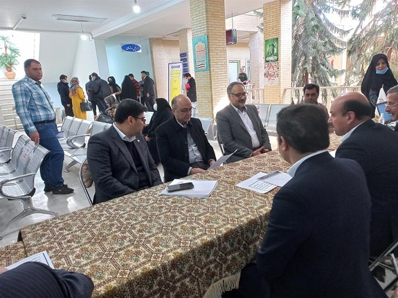 حضور مدیرعامل بانک ملت در میز خدمت وزارت اقتصاد همزمان با سفر رئیسجمهور به استان یزد حضور مدیرعامل بانک ملت در میز خدمت وزارت اقتصاد همزمان با سفر رئیسجمهور به استان یزد