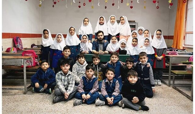 معلم مشهور این روزهای فضای مجازی را بشناسید معلم مشهور این روزهای فضای مجازی را بشناسید