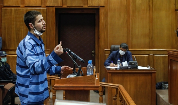 حکم اعدام محمد قبادلو متوقف شد حکم اعدام محمد قبادلو متوقف شد