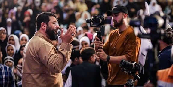 خواننده «سلام فرمانده» در مجازی خبرساز شد! خواننده «سلام فرمانده» در مجازی خبرساز شد!