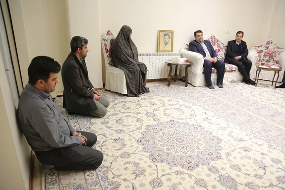 دکتر نجارزاده در دیدار با خانواده شهید کیائینژاد:هر چه داریم از برکت نام شهداست دکتر نجارزاده در دیدار با خانواده شهید کیائینژاد:هر چه داریم از برکت نام شهداست