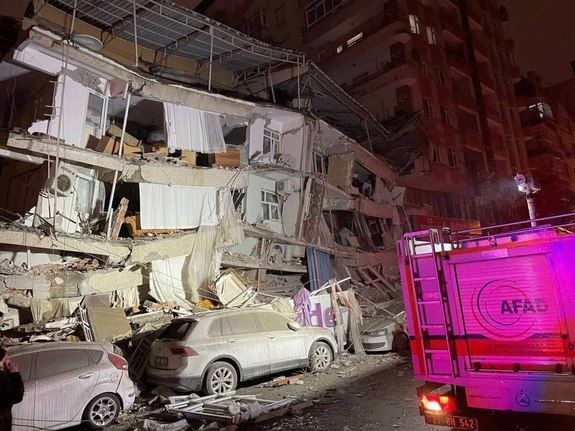 تعداد جانباختگان زلزله در ترکیه و سوریه از ۳۷۰۰ نفر گذشت تعداد جانباختگان زلزله در ترکیه و سوریه از ۳۷۰۰ نفر گذشت