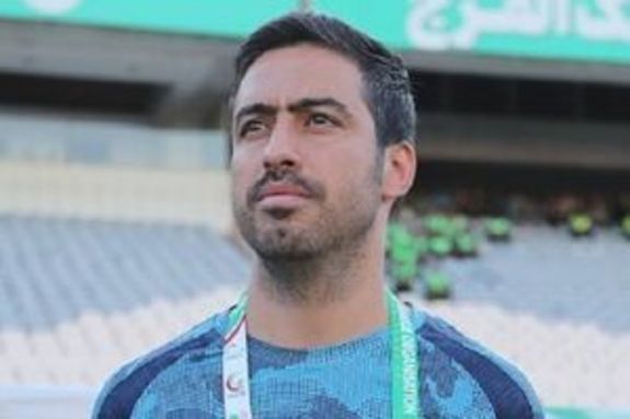 مربی استقلال چاقو خورد! +عکس مربی استقلال چاقو خورد! +عکس