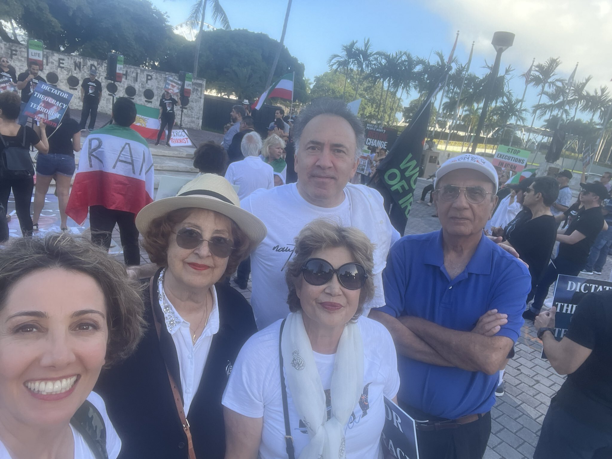 انتشار عکس پرویز ثابتی پس از ۴۴ سال انتشار عکس پرویز ثابتی پس از ۴۴ سال