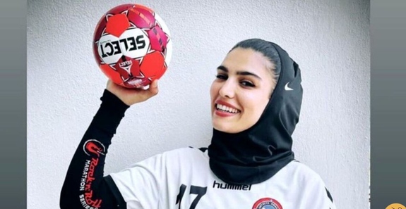 راضیه جانباز ممنوع&zwnj;الخروج شد