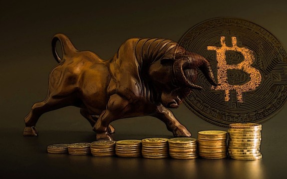 حرکت گاو&zwnj;ها برای تثبیت سود/ برگشت بیت&zwnj;کوین از بالاترین قیمت