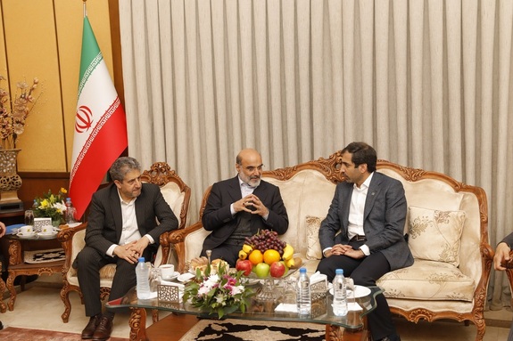 همکاری مشترک بانک صادرات ایران با هلدینگ خلیج فارس در تامین مالی بینالمللی صنایع پتروشیمی همکاری مشترک بانک صادرات ایران با هلدینگ خلیج فارس در تامین مالی بینالمللی صنایع پتروشیمی