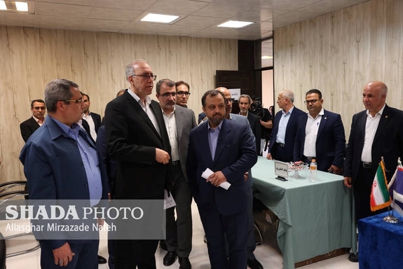 بازدید دکتر خاندوزی از میز ارتباطات مردمی وزارت اقتصاد در بوشهر بازدید دکتر خاندوزی از میز ارتباطات مردمی وزارت اقتصاد در بوشهر