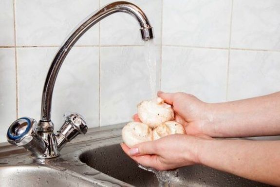 ۸ ماده غذایی که قبل از پختن نباید شست! ۸ ماده غذایی که قبل از پختن نباید شست!