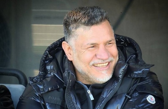 ملاقات ۳۰ نفر از شخصیتهای برجسته با علی دایی ملاقات ۳۰ نفر از شخصیتهای برجسته با علی دایی