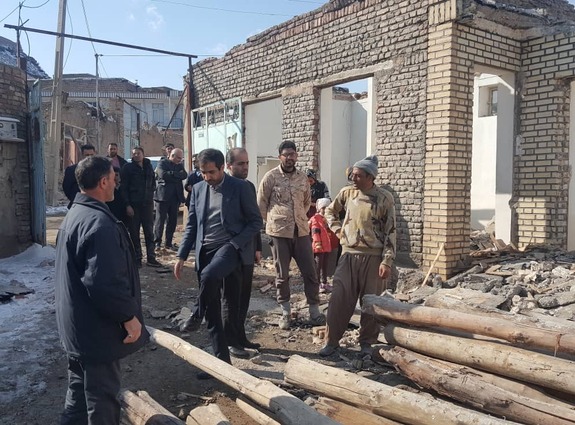 کمک ٢٥ میلیارد ریالی بانک صادرات ایران به زلزلهزدگان آذربایجان غربی کمک ٢٥ میلیارد ریالی بانک صادرات ایران به زلزلهزدگان آذربایجان غربی