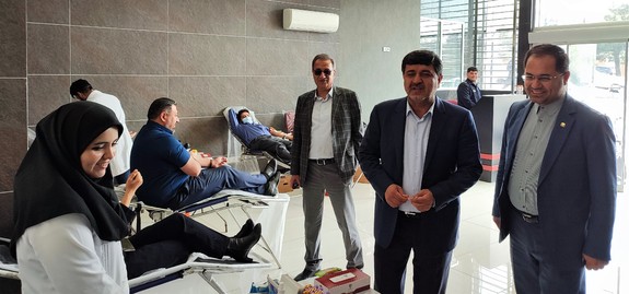 کارکنان بانک پارسیان با اهدای خون، جلو ههایی از نوعدوستی را به نمایش گذاشتند کارکنان بانک پارسیان با اهدای خون، جلو ههایی از نوعدوستی را به نمایش گذاشتند
