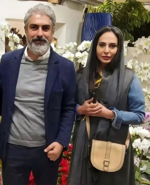 مهدی پاکدل همراه با همسر بازیگرش؛ یکی از زنان ناصر الدین شاه در جیران (عکس) مهدی پاکدل همراه با همسر بازیگرش؛ یکی از زنان ناصر الدین شاه در جیران (عکس)