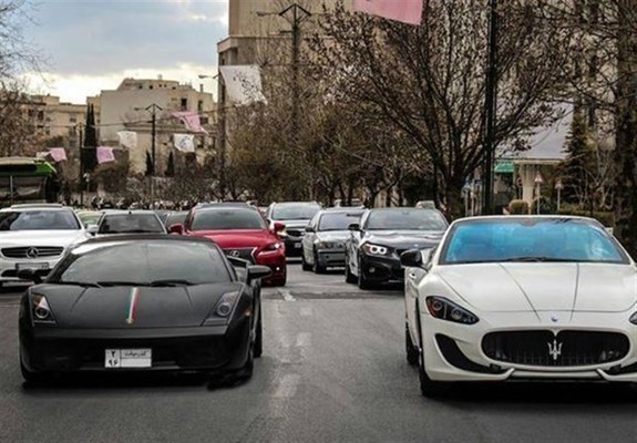 خودروهای بالای ۳ میلیارد باید مالیات پرداخت کنند خودروهای بالای ۳ میلیارد باید مالیات پرداخت کنند