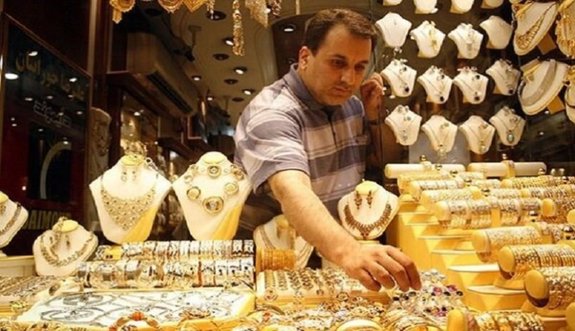 چرا طلافروشان از فروش طلا و سکه امتناع میکنند؟ چرا طلافروشان از فروش طلا و سکه امتناع میکنند؟