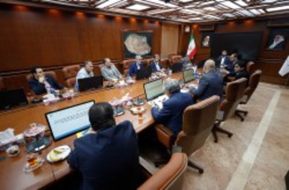 جلسه اي با محوريت بررسی مشكلات جامعه بازاریان كيش برگزار شد