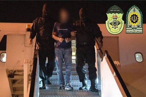 الکس از آمریکا تا فساد در دبی؛ بهرهکشی جنسی به کمک مادر! الکس از آمریکا تا فساد در دبی؛ بهرهکشی جنسی به کمک مادر!