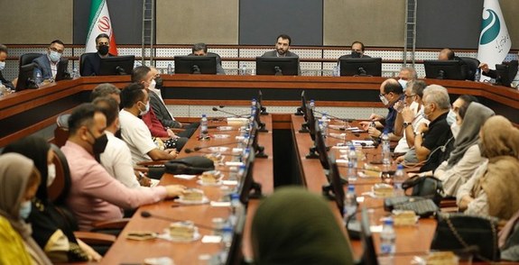 نشست صمیمانه مدیرعامل سازمان منطقه آزاد کیش با کسبه و بازاریان کیش نشست صمیمانه مدیرعامل سازمان منطقه آزاد کیش با کسبه و بازاریان کیش