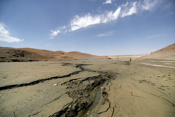 خشک شدن سد اکباتان همدان، آب در همدان سهمیهبندی می شود؟ خشک شدن سد اکباتان همدان، آب در همدان سهمیهبندی می شود؟