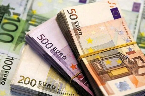 صادرکنندگان تا فردا برای رفع تعهد ارزی مهلت دارند صادرکنندگان تا فردا برای رفع تعهد ارزی مهلت دارند