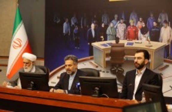 لزوم تبعیت از یک سیاست کلان و یکپارچه اقتصادی در مناطق آزاد کشور لزوم تبعیت از یک سیاست کلان و یکپارچه اقتصادی در مناطق آزاد کشور
