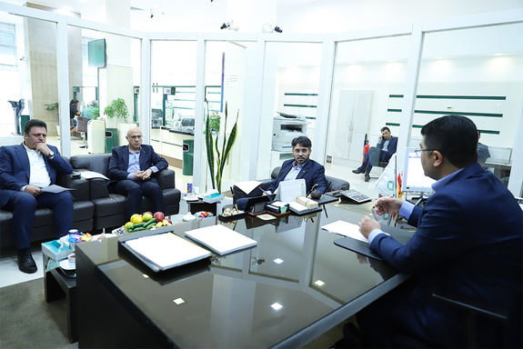 بازدید مدیرعامل بانک کارآفرین از شعبه کیش بازدید مدیرعامل بانک کارآفرین از شعبه کیش