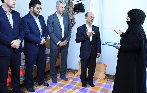دیدار نایب رییس هیئتمدیره بانک دی با خانواده دو شهید استان هرمزگان دیدار نایب رییس هیئتمدیره بانک دی با خانواده دو شهید استان هرمزگان