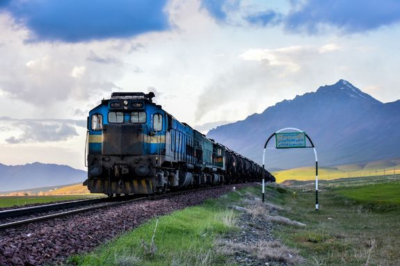 دستور پوتین برای مشارکت روسیه در ۲ پروژه ریلی ایران دستور پوتین برای مشارکت روسیه در ۲ پروژه ریلی ایران