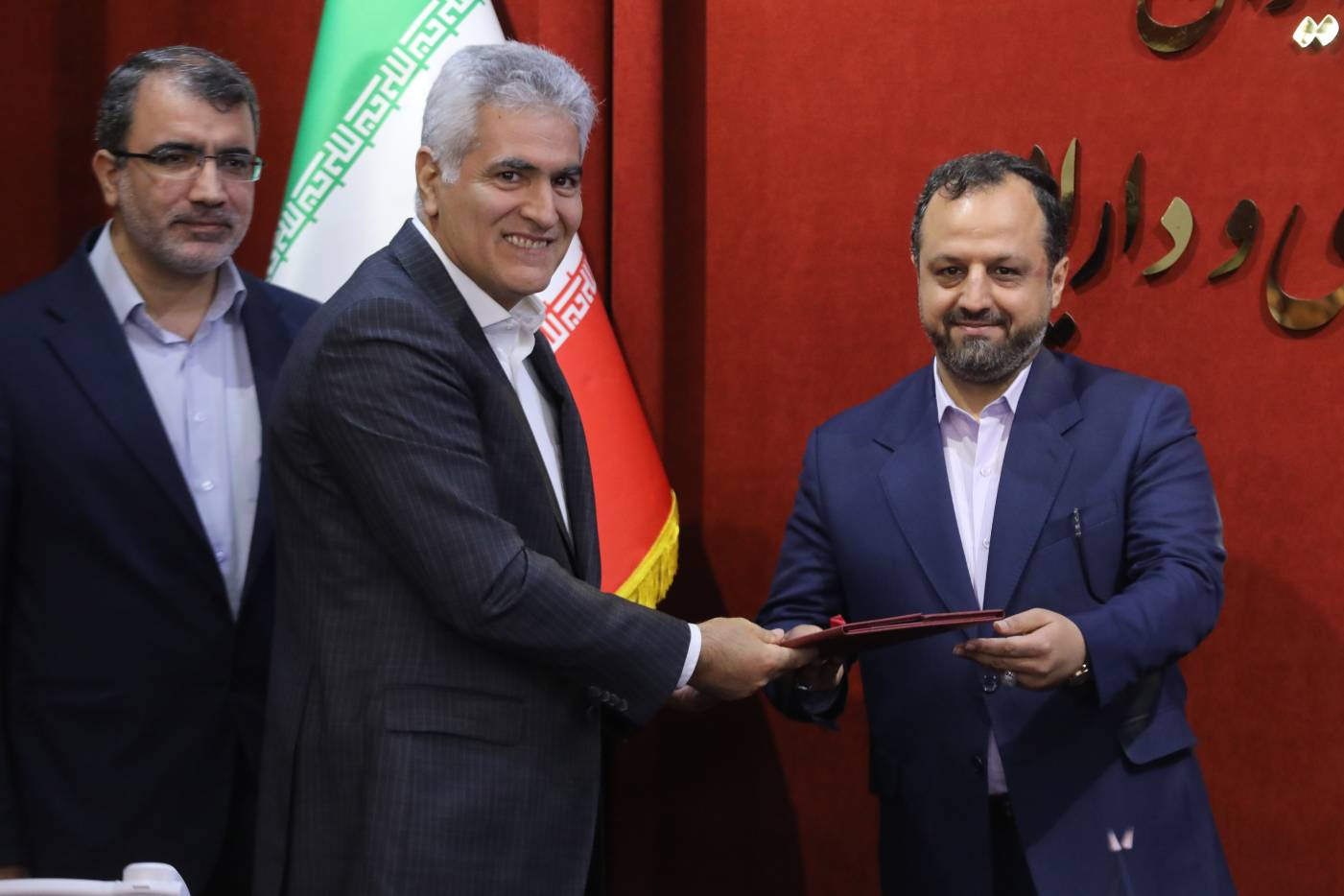 پست بانک ایران، برترین بانک دولتی و دستگاه اجرایی برتر در جشنواه شهید رجایی از سوی وزارت امور اقتصادی و دارایی