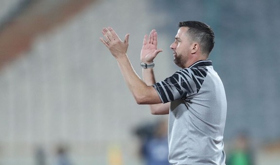 ادعای مربی پرسپولیس درباره قهرمانی سرخها ادعای مربی پرسپولیس درباره قهرمانی سرخها