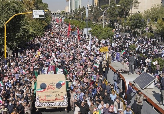 شیراز میزبان آیین تشییع پیکر ۱۱ شهید حرم شاهچراغ (ع) شیراز میزبان آیین تشییع پیکر ۱۱ شهید حرم شاهچراغ (ع)