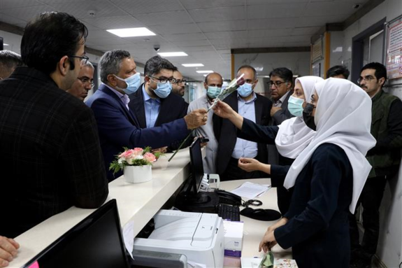 دیدار وزیر تعاون، کار و رفاه اجتماعی و مدیرعامل سازمان تأمیناجتماعی با پرستاران بیمارستان لبافینژاد دیدار وزیر تعاون، کار و رفاه اجتماعی و مدیرعامل سازمان تأمیناجتماعی با پرستاران بیمارستان لبافینژاد