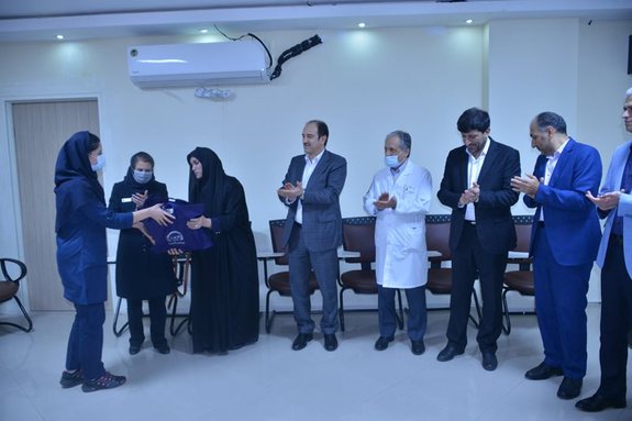 تقدیر بیمه آسیا از پرستاران تقدیر بیمه آسیا از پرستاران