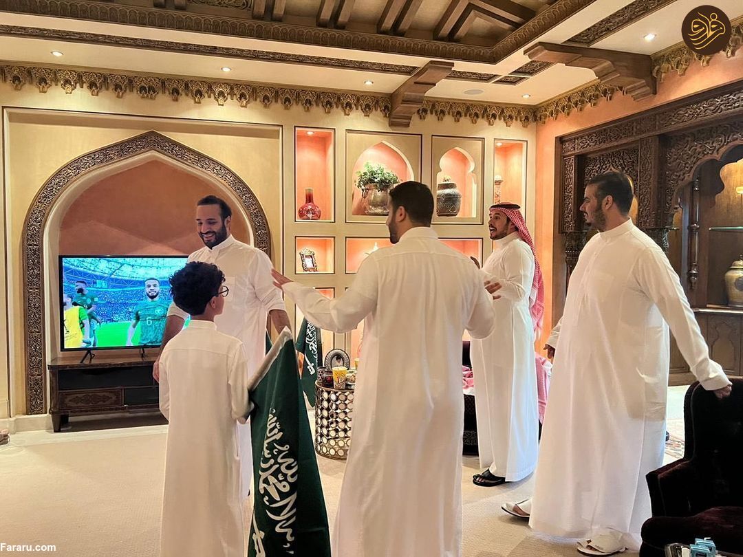 لحظه خوشحالی بن سلمان از پیروزی عربستان مقابل آرژانتین + تصاویر لحظه خوشحالی بن سلمان از پیروزی عربستان مقابل آرژانتین + تصاویر