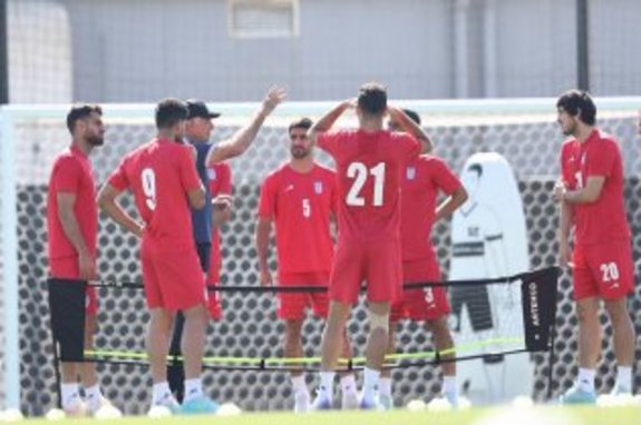 ایران یک روز پیش از بازی با ولز چه می کند؟ ایران یک روز پیش از بازی با ولز چه می کند؟
